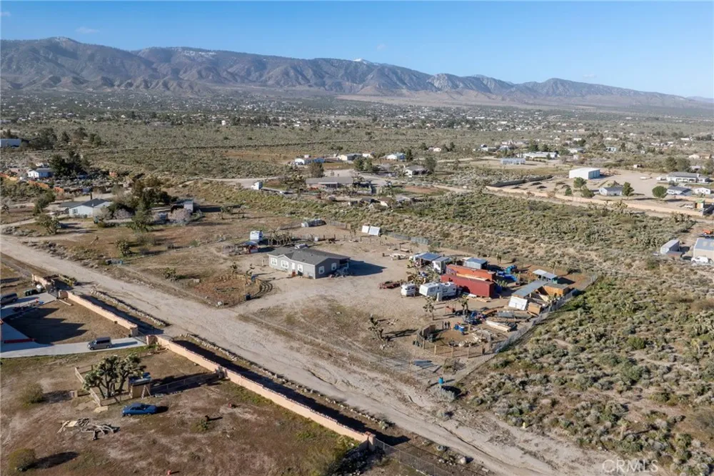 11074 Redwood Pinon Hills, CA 92372