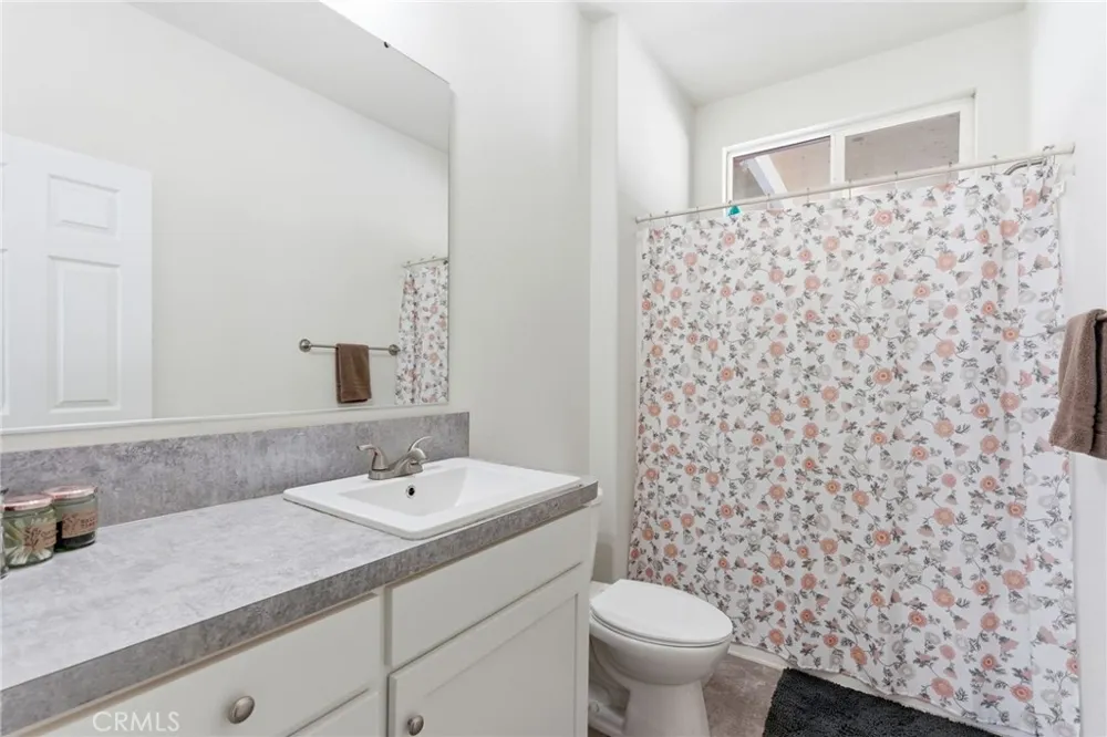 11074 Redwood Pinon Hills, CA 92372