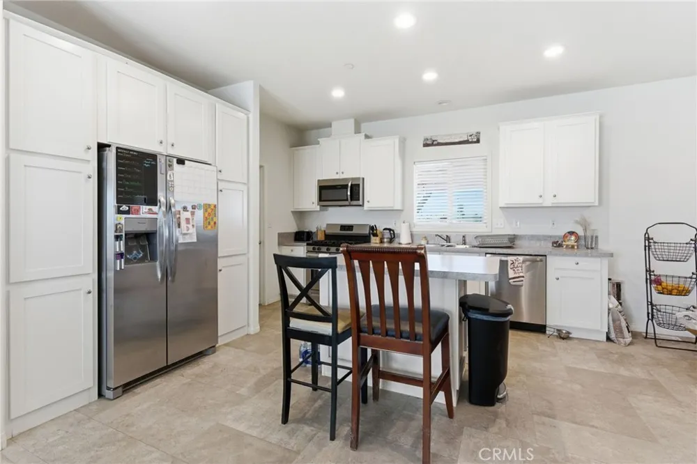 11074 Redwood Pinon Hills, CA 92372