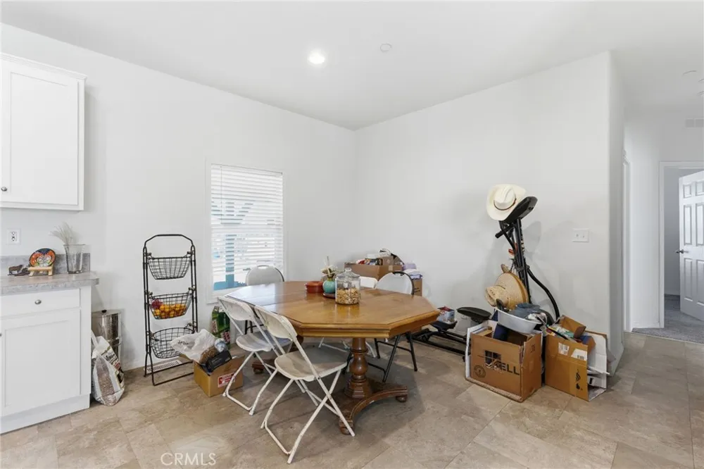 11074 Redwood Pinon Hills, CA 92372