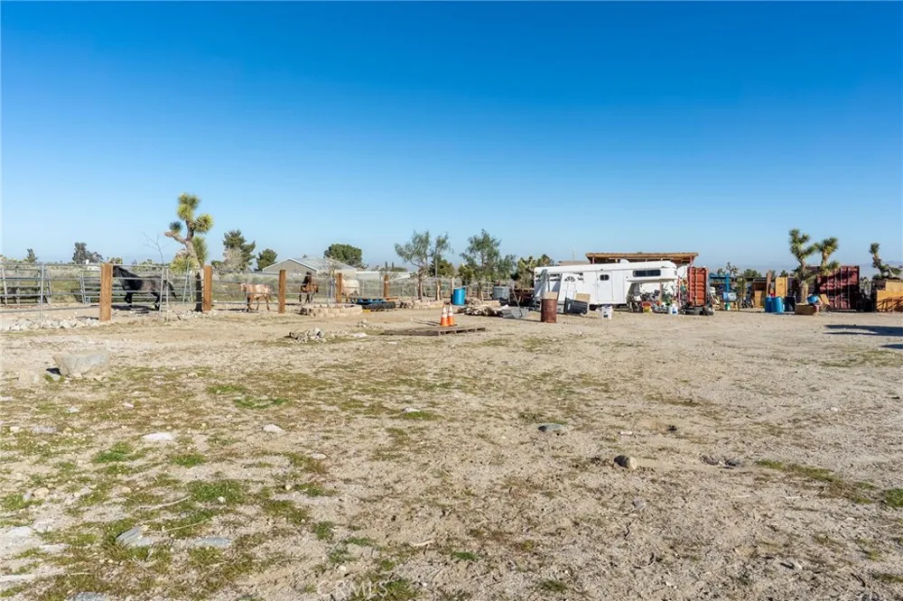 11074 Redwood Pinon Hills, CA 92372
