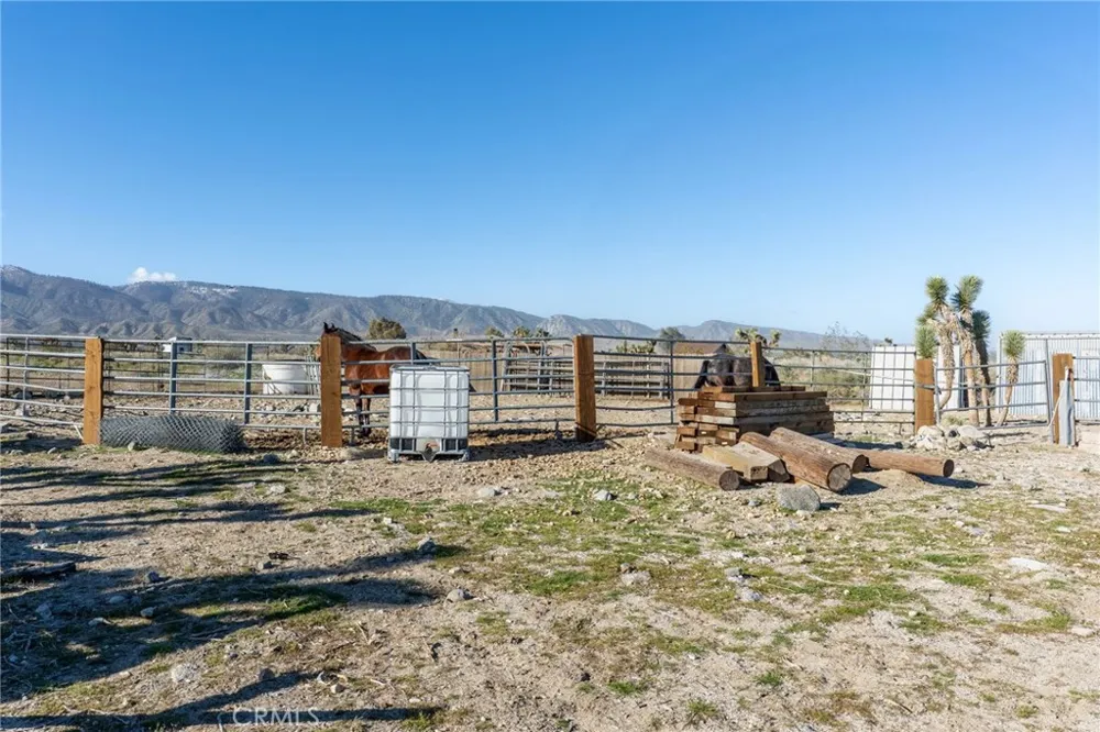 11074 Redwood Pinon Hills, CA 92372