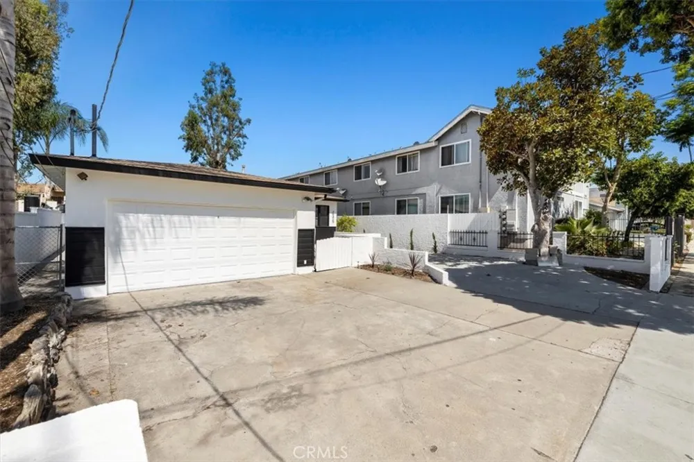 25427 Belle Porte Harbor City, CA 90710