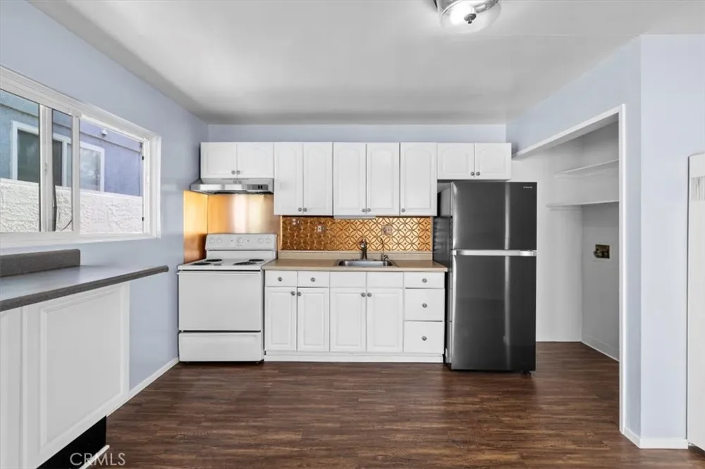 25427 Belle Porte Harbor City, CA 90710
