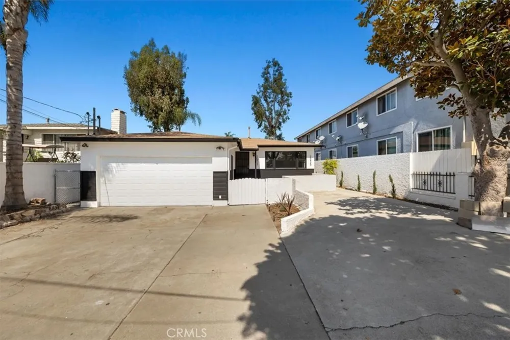 25427 Belle Porte Harbor City, CA 90710