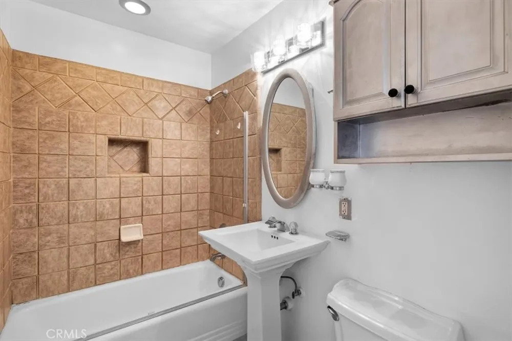 25427 Belle Porte Harbor City, CA 90710