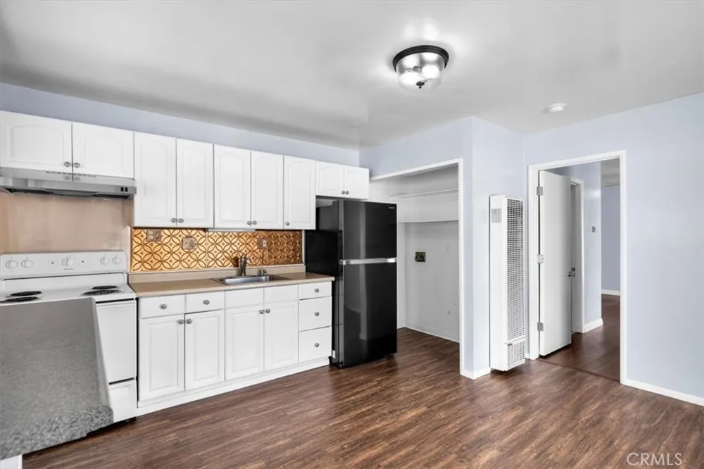 25427 Belle Porte Harbor City, CA 90710