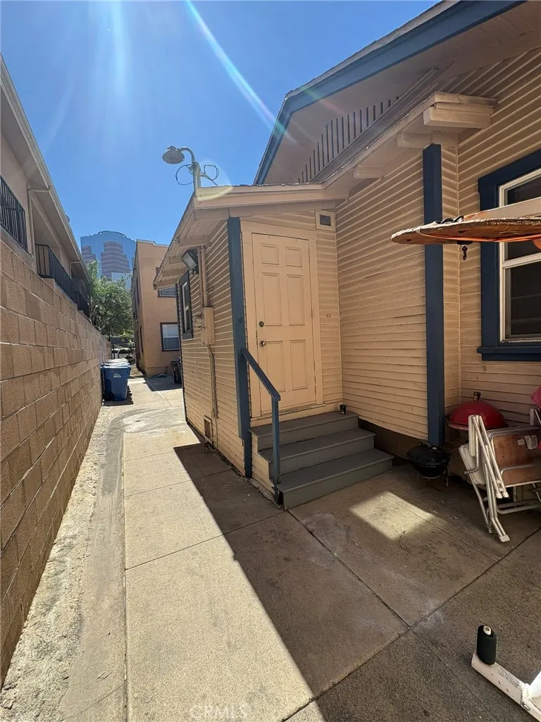 617 West 3rd Street Long Beach, CA 90802