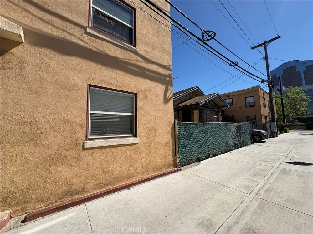 617 West 3rd Street Long Beach, CA 90802