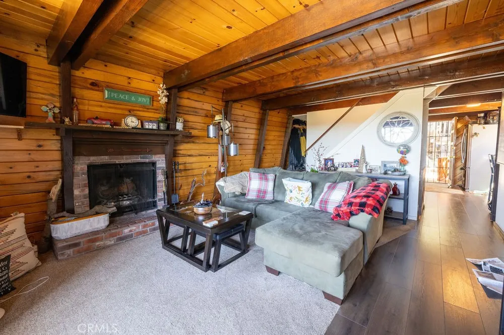 2476 Elko Arrowbear, CA 92382