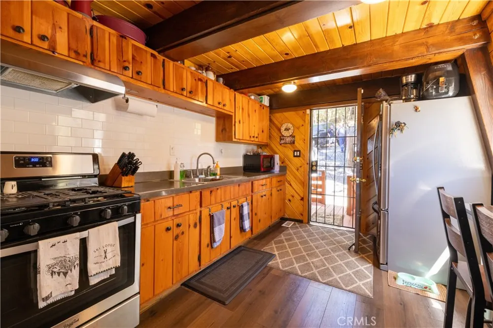 2476 Elko Arrowbear, CA 92382