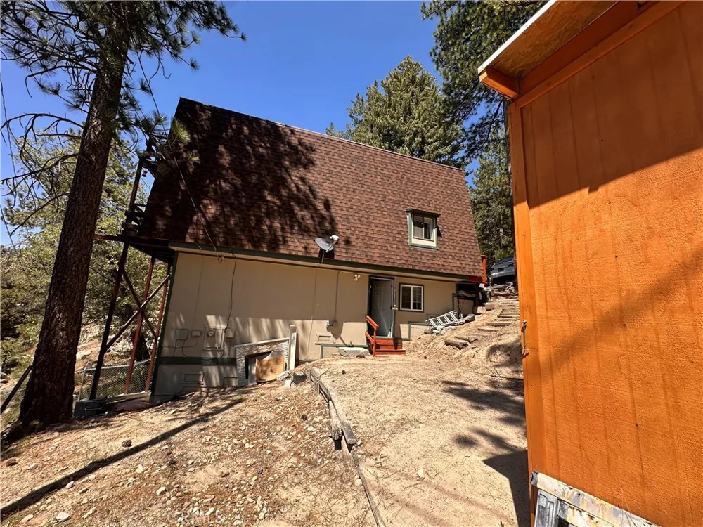 2476 Elko Arrowbear, CA 92382