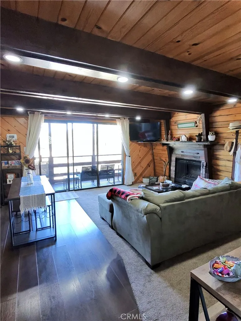 2476 Elko Arrowbear, CA 92382