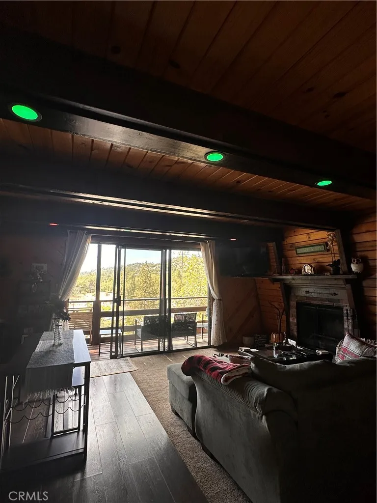 2476 Elko Arrowbear, CA 92382