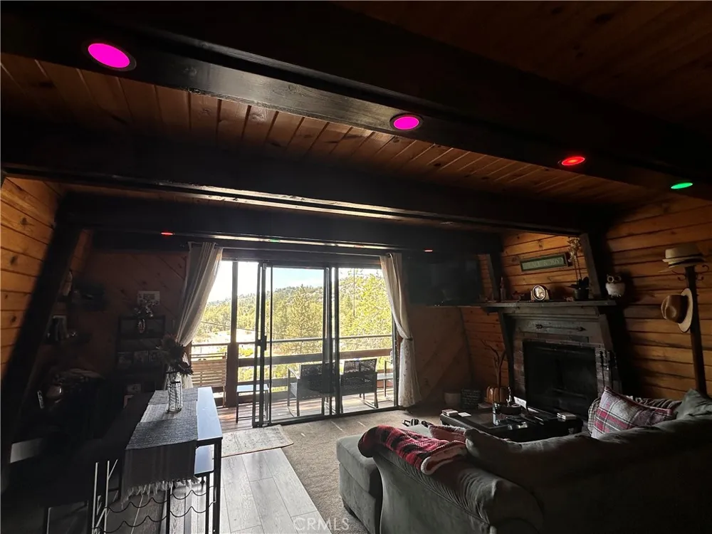 2476 Elko Arrowbear, CA 92382