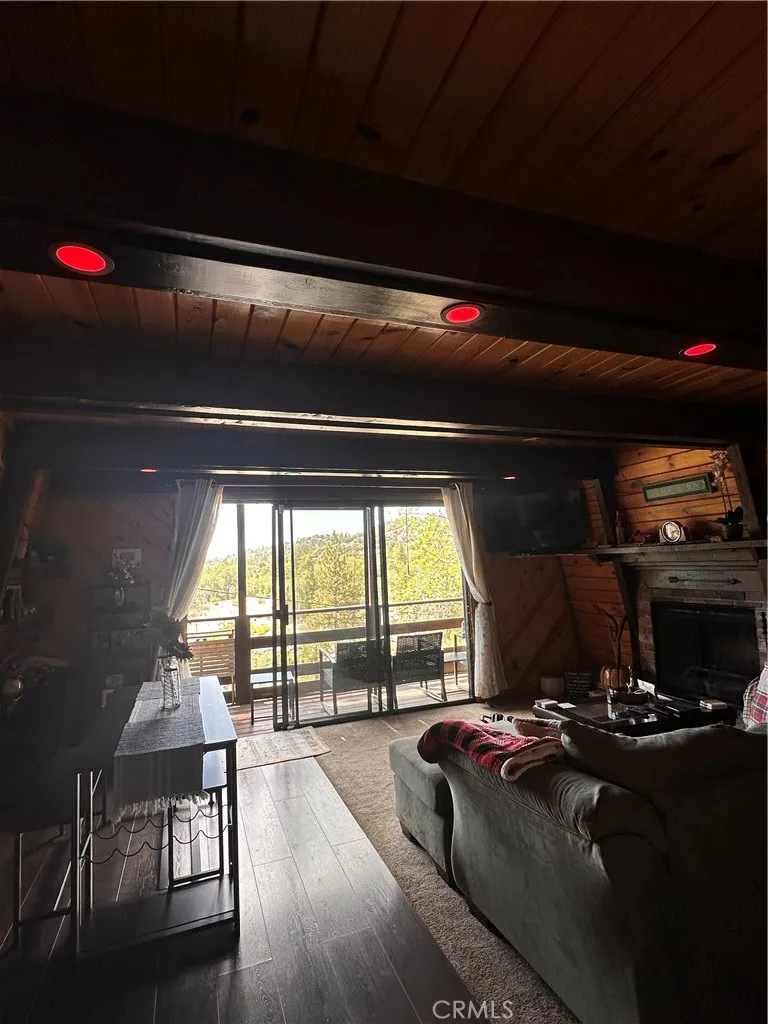 2476 Elko Arrowbear, CA 92382
