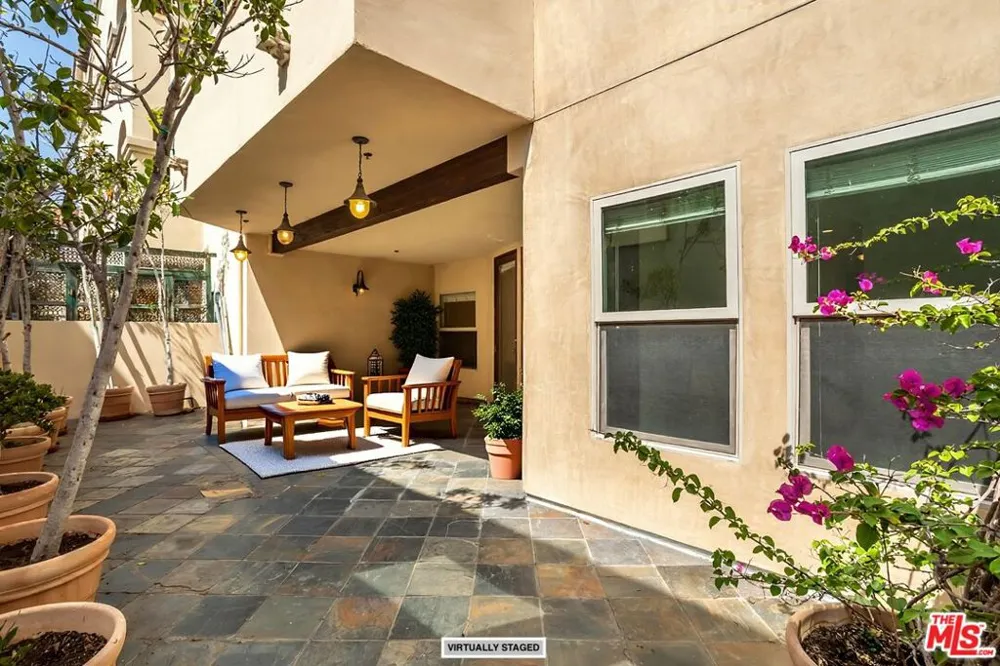 10364 Almayo Avenue #103 Los Angeles, CA 90064