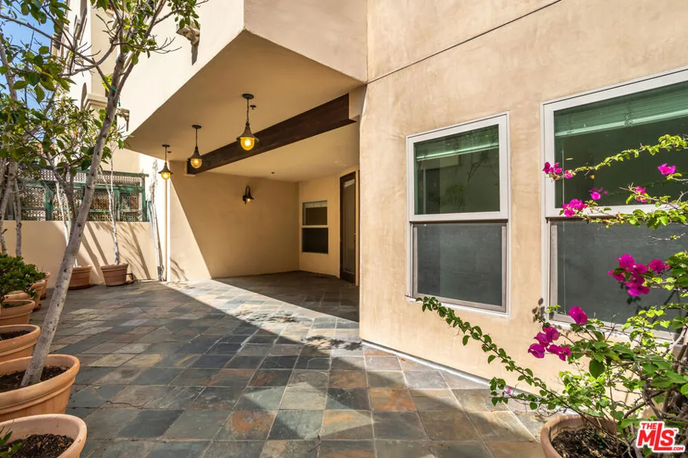10364 Almayo Avenue #103 Los Angeles, CA 90064