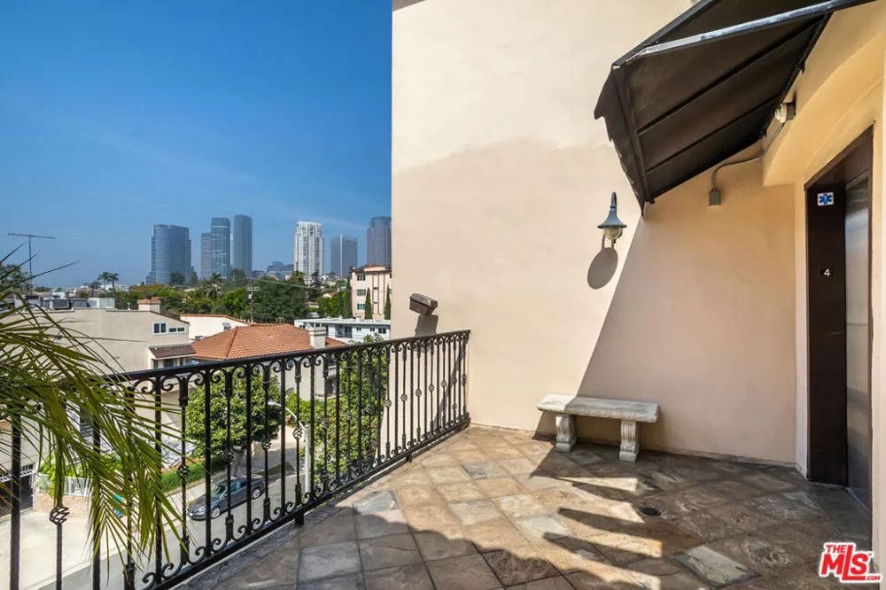 10364 Almayo Avenue #103 Los Angeles, CA 90064