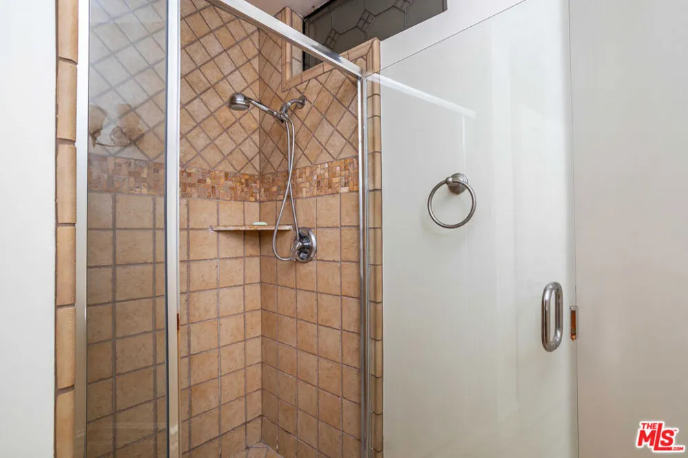 10364 Almayo Avenue #103 Los Angeles, CA 90064