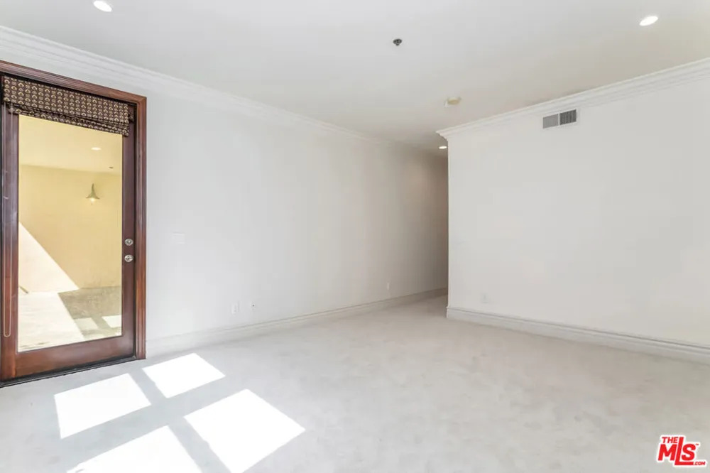 10364 Almayo Avenue #103 Los Angeles, CA 90064