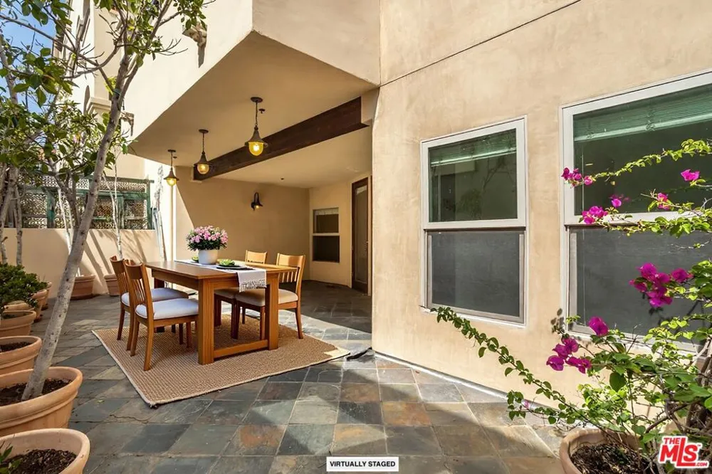 10364 Almayo Avenue #103 Los Angeles, CA 90064