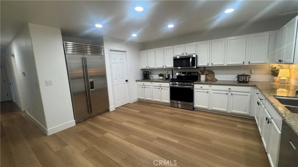 2174 W Picadilly Hanford, CA 93230
