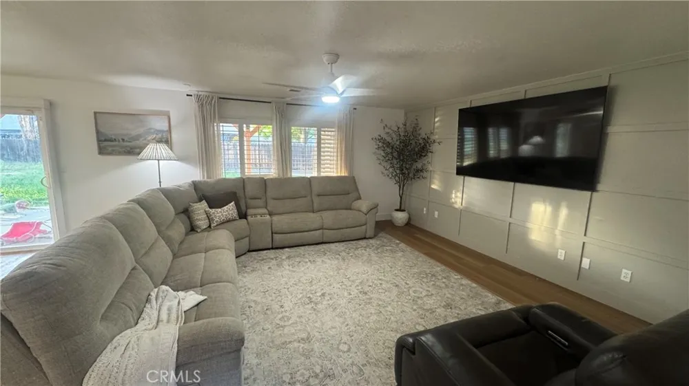 2174 W Picadilly Hanford, CA 93230