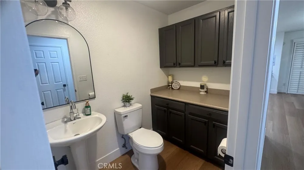 2174 W Picadilly Hanford, CA 93230