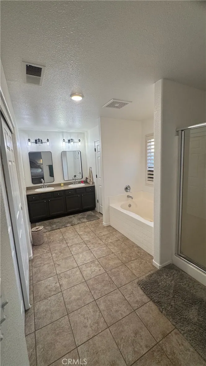 2174 W Picadilly Hanford, CA 93230