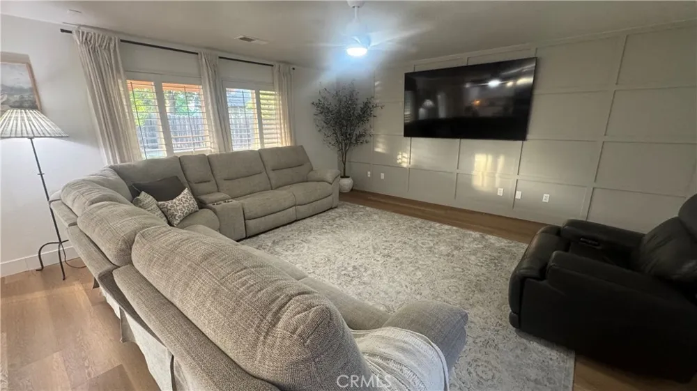 2174 W Picadilly Hanford, CA 93230