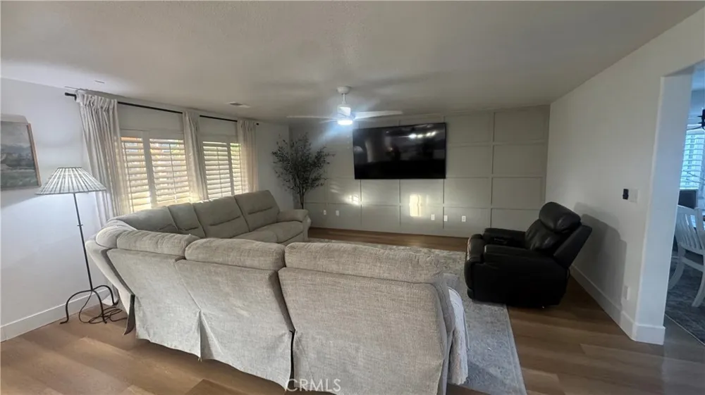 2174 W Picadilly Hanford, CA 93230
