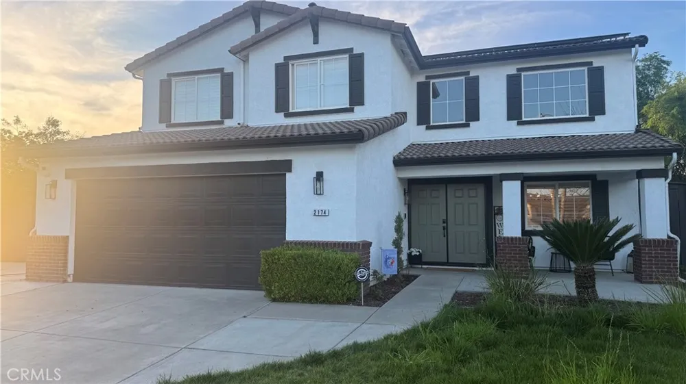 2174 W Picadilly Hanford, CA 93230