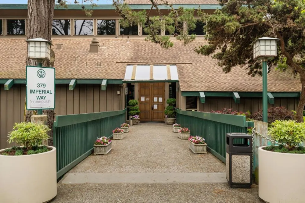 385 Mandarin Drive #11 Daly City, CA 94015