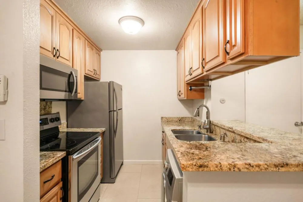385 Mandarin Drive #11 Daly City, CA 94015