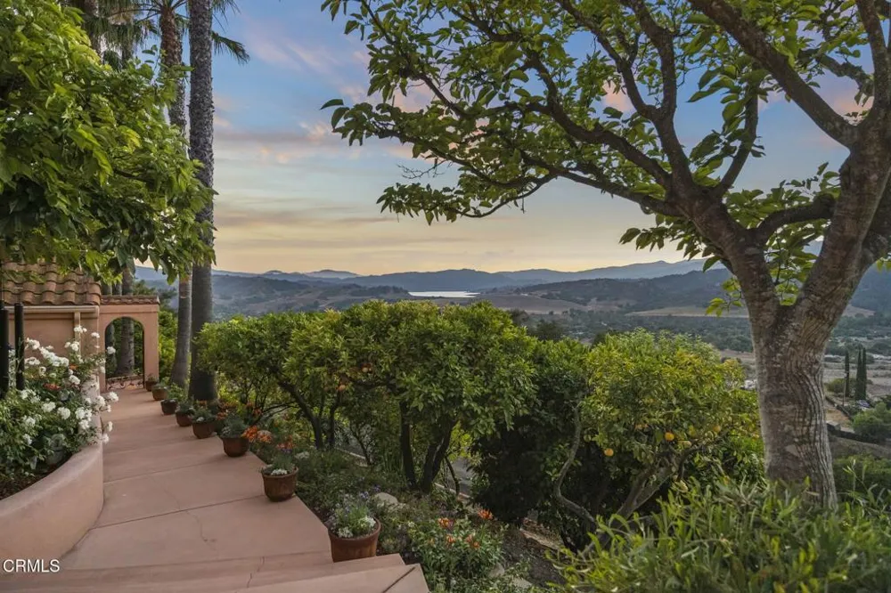 10920 Ventura Avenue Oak View, CA 93022