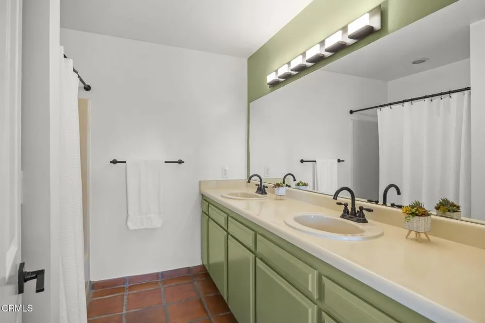 10920 Ventura Avenue Oak View, CA 93022