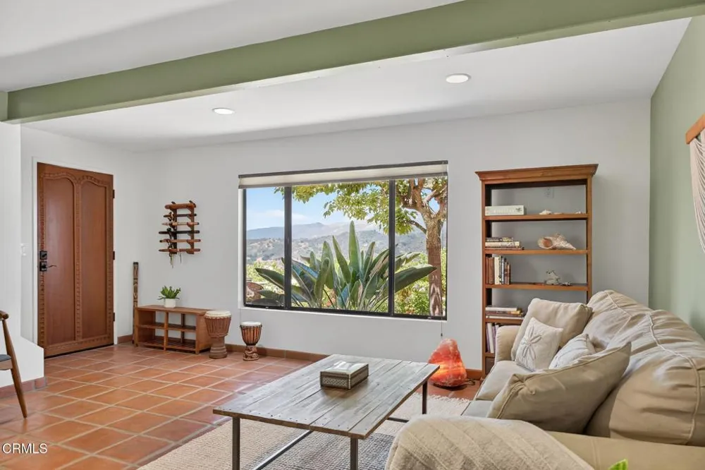 10920 Ventura Avenue Oak View, CA 93022