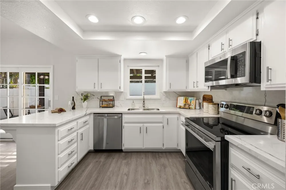 23633 Fair Weather Canyon Lake, CA 92587