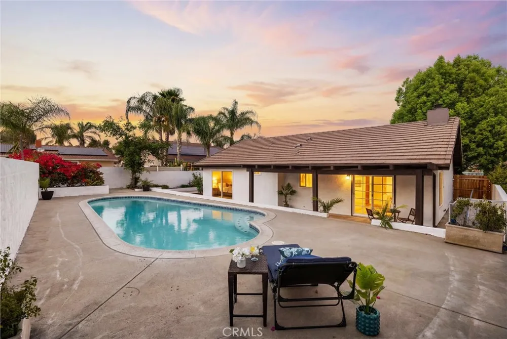 23633 Fair Weather Canyon Lake, CA 92587
