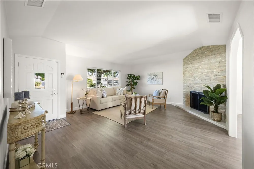 23633 Fair Weather Canyon Lake, CA 92587