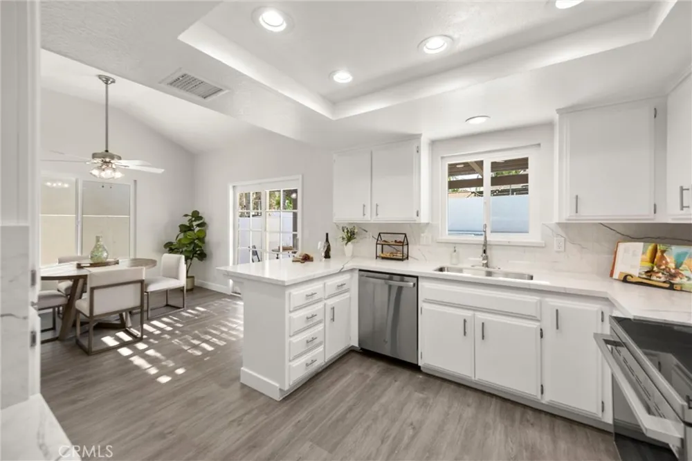 23633 Fair Weather Canyon Lake, CA 92587