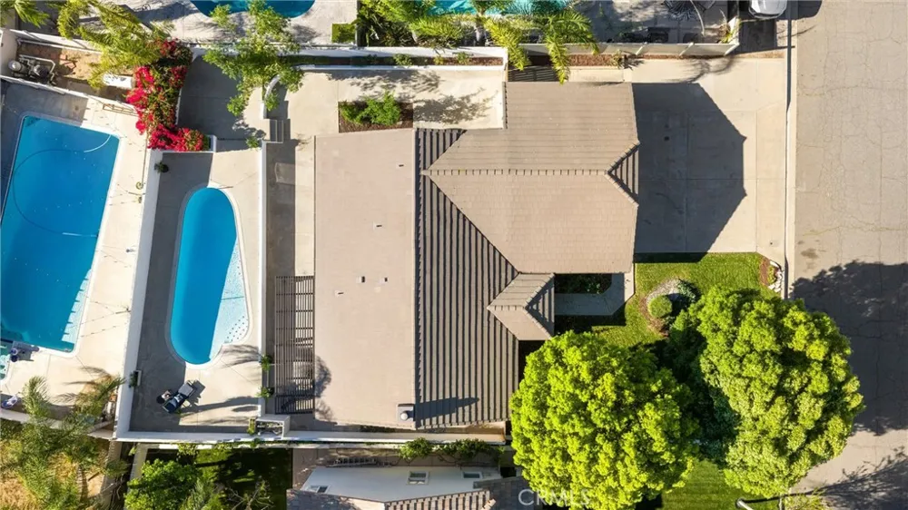 23633 Fair Weather Canyon Lake, CA 92587