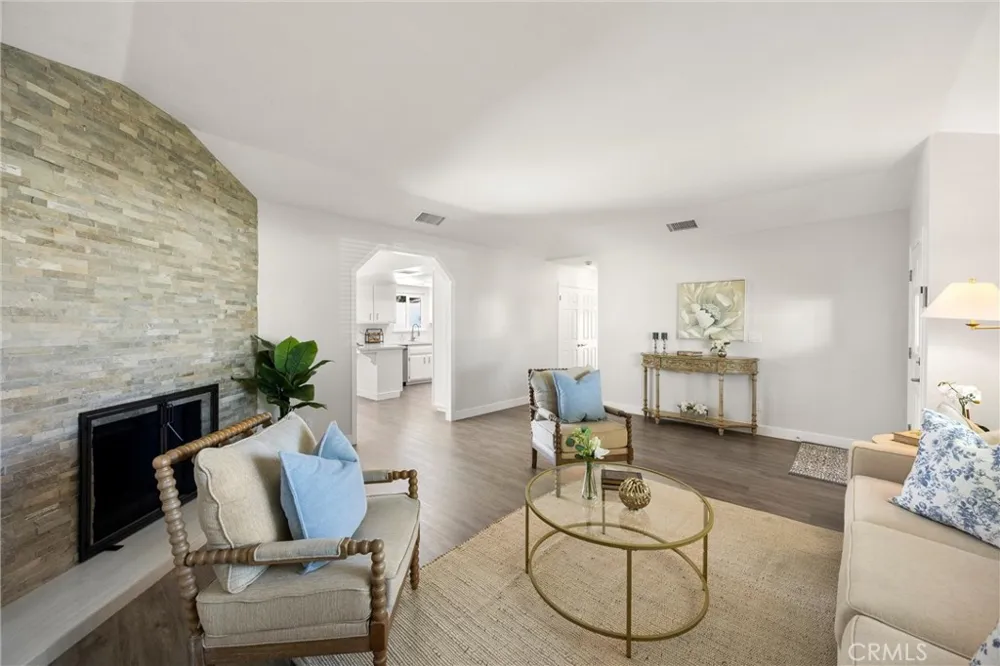 23633 Fair Weather Canyon Lake, CA 92587