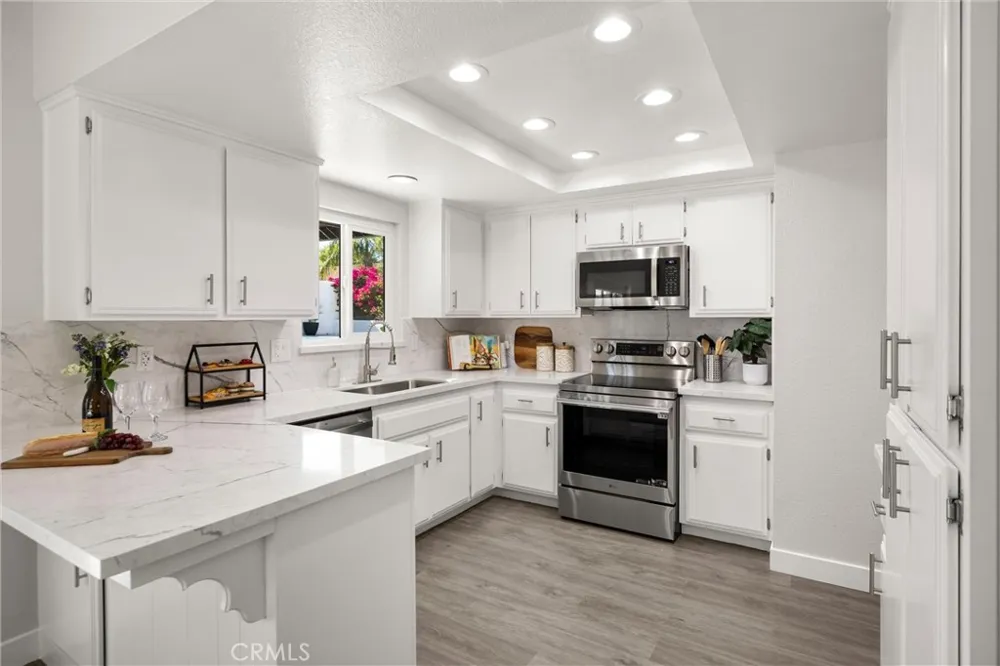 23633 Fair Weather Canyon Lake, CA 92587