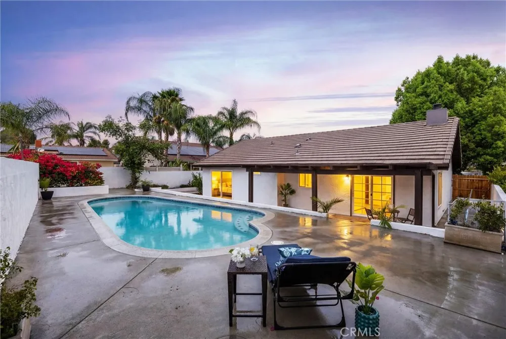 23633 Fair Weather Canyon Lake, CA 92587