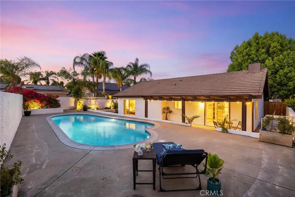 23633 Fair Weather Canyon Lake, CA 92587