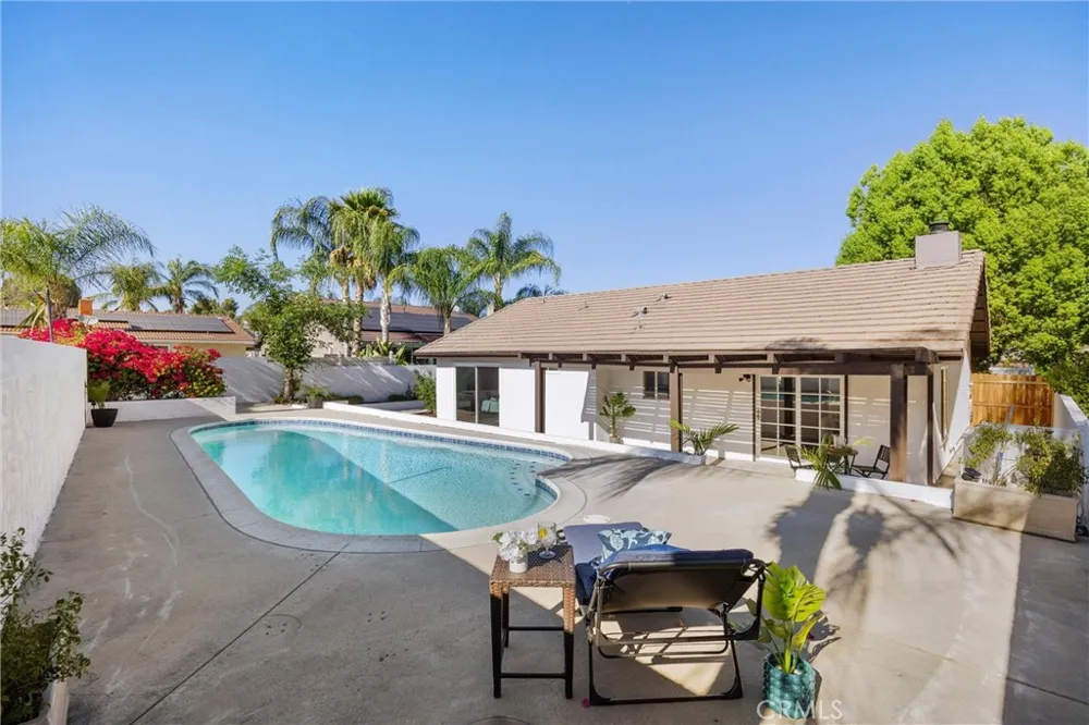 23633 Fair Weather Canyon Lake, CA 92587