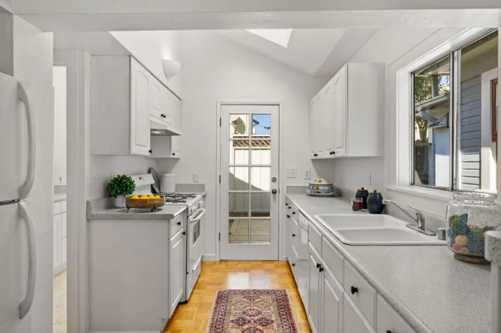 418 Fountain Avenue Pacific Grove, CA 93950