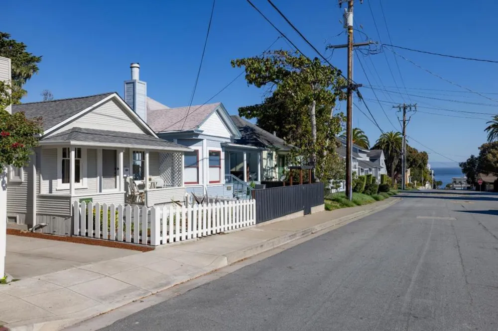 418 Fountain Avenue Pacific Grove, CA 93950